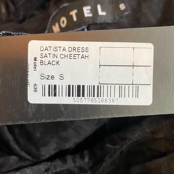 🆕 MOTEL BLACK SATIN CHEETAH SLIP DRESS - Picture 9 of 11